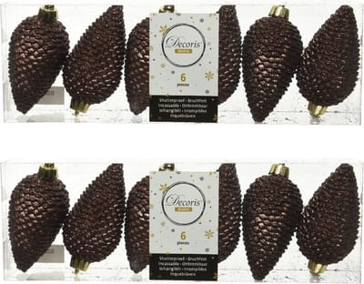 12x Donkerbruine glitter dennenappels kerstballen 8 cm Onbreekbare plastic kersthangers- Kerstboomversiering donkerbruin