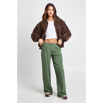 boohoo Dames Laag uitgesneden, gekreukte broek met wijde pijpen | Olive | Maat: 6