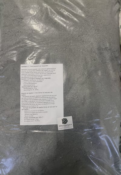 Lavagruis, Basaltgruis, 25 kilo 1-3 mm. DeDuurzameTuin.nl