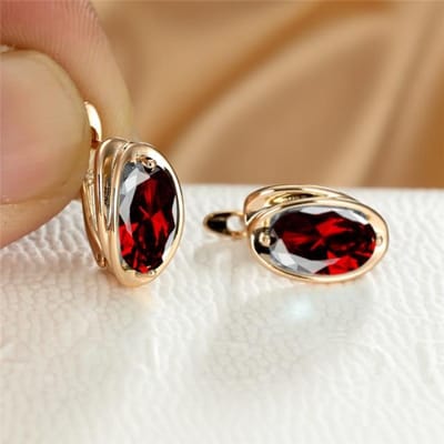 Eenvoudige Mode Regenboog Ovale Steen Oorbellen Schattige Bruids Goudkleur Bruiloft Oorbellen Vrouwelijke Luxe Kristal Hoepel Oorbellen Voor Vrouwen rood