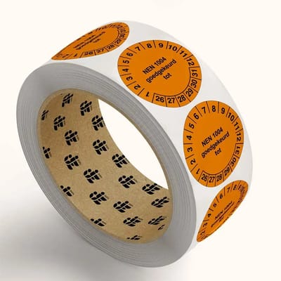 NEN 1004 keuringsstickers - jaartallen 26-31 - op rol | 2 cm - 1113 stickers per rol