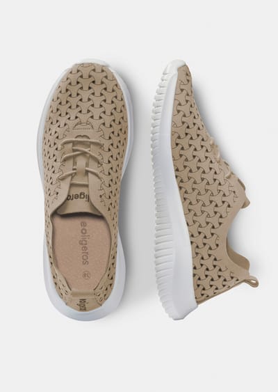 Extra lichte schoenen met ajourpatroon - kaki - Gr. 37 van Goldner Fashion