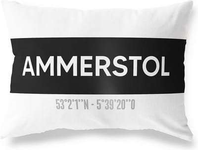 Tuinkussen AMMERSTOL - ZUID-HOLLAND met coördinaten - Buitenkussen - Bootkussen - Weerbestendig - Jouw Plaats - Studio216 - Modern - Zwart-Wit - 50x30cm