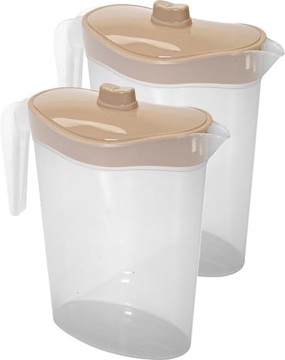 Waterkan/sapkan met afsluitbare deksel in beige - 2x - 1,5 liter - kunststof - 9 x 21 cm - Compact formaat voor in koelkastdeur