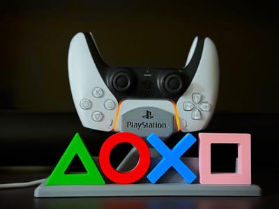 PS5 controller holder-charger