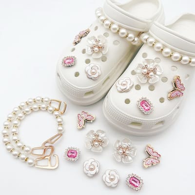 Schoenaccessoires-geschikt voor crocs charms- geschikt voor crocs pins- geschikt voor crocs Accessoires- geschikt voor Crocs Jibbitz-Parelketting met roze vlinder [10 stuks met sluiting]