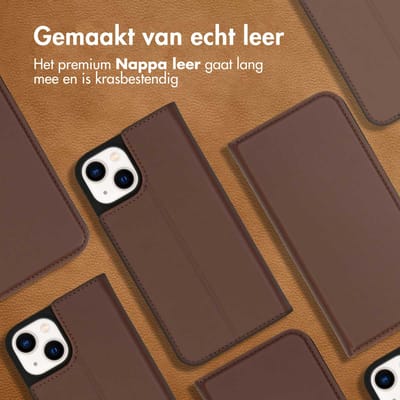 Accezz Hoesje - Geschikt voor Apple iPhone 14 - Premium Leather Slim Bookcase - Bruin