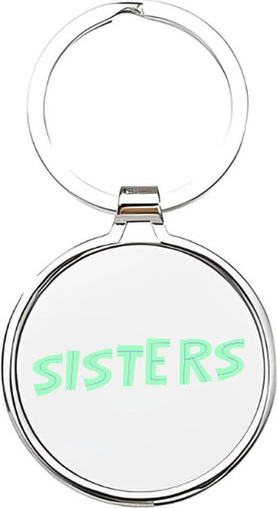 Akyol - Sisters Sleutelhanger - zus - De liefste zus - Zus sleutelhanger - Zussen sleutelhanger - Sleutelhanger zus - Familie sleutelhanger - verjaardagscadeautje - Zus cadeau - Sister - zusje - 4 x 7,5 CM
