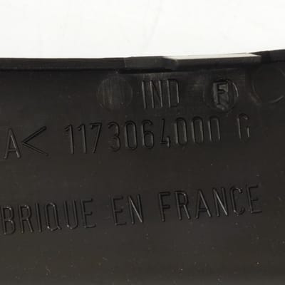 Sabot bas de caisse gauche origine pour Scooter Peugeot 50 Zenith 1173521970 / 730640NK Neuf