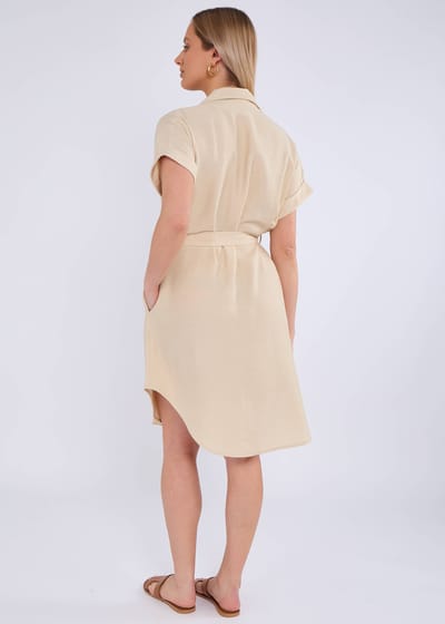Oversized viscose overhemdjurk met ceintuur in beige
