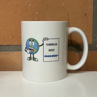 Mok MEESTER | wereldbol | personaliseren | cadeau JUF | cadeau MEESTER | einde schooljaar | juf bedankt | juffrouw | juffendag | cadeau juf | school