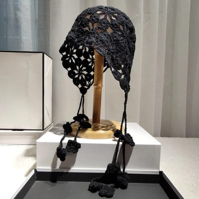 Lente en Herfst Handgemaakte Haak Katoen Gebreide Hoed voor Vrouwen met Groot Hoofd Elegante Casual Reizen Veelzijdige Pull-up Hoed 52-58cm black