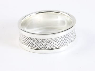 Zilveren ring met fijne bewerking - maat 20.5