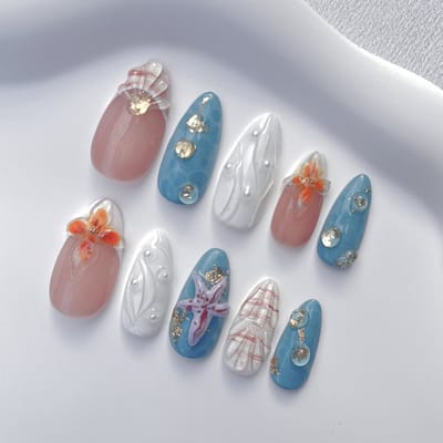 GimmeClawz Press On Nails - Fake nails - Handgemaakte Press-On Nagels - 24 Plakstickers, Blauwe Schelp Stijl Middellange Almond Nagels - Tropical Princess - Maat XS