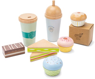 Woet® Houten Koffie To Go Speelset - 12-delige Set met To Go Bekers, Gebakjes en Sandwiches - Winkel Accessoires - FSC - Rollenspel Speelgoed - Speelgoedeten - Vanaf 2 Jaar