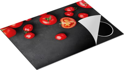 Chefcare Inductie Beschermer Tomaten op Zwarte Marmer - 75x50 cm - Afdekplaat Inductie - Kookplaat Beschermer - Inductie Mat