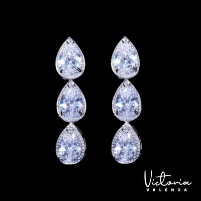 Victoria Valenza Paris Luxe Oorbellen Dames Messing Oorhangers Dames Oorringen - Witte Steen - Kleur Zilver - 1 Paar