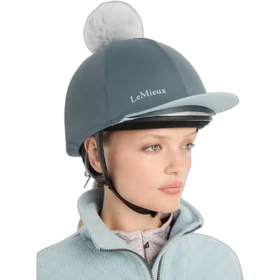 Fietshelm muts met pompon voor dames LeMieux