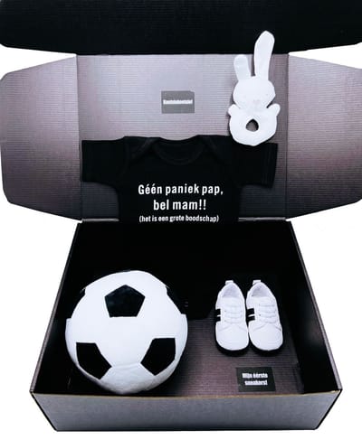 Kraamcadeau jongen - baby voetbal - kan ook rechtstreeks worden verstuurd als cadeau - groot kraamcadeau