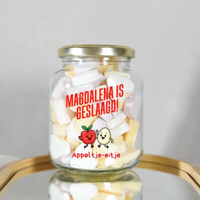 Gepersonaliseerd Cadeau Geslaagd met Naam - Snoeppot Diploma Uitreiking - Examen Cadeau Tip - Originele Felicitatie Graduation - Gepersonaliseerd Cadeau Afstuderen - Rijbewijs Gehaald Cadeau - Cadeau Zwemdiploma - Gevulde Snoeppot met 200 gram Snoep