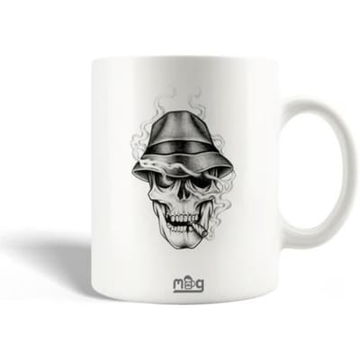 Mug en Céramique Crâne dans un nuage de fumée libre de droits