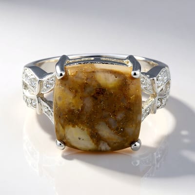 Cavill - Zilveren ring met 7,81 ct dinosauruskwarts & 16 witte topazen - 925 sterling zilver - Antiek kussen cabochon - Luxe damesring maat 17