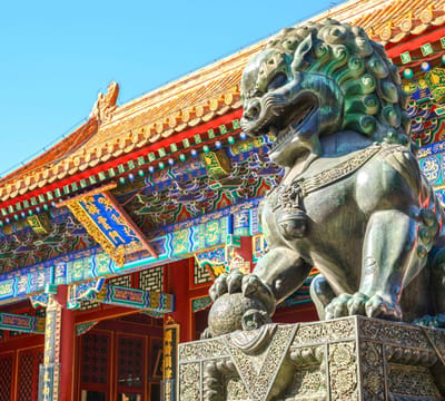 Beeld in het Paleismuseum van de Verboden Stad in Beijing - Fotobehang (in banen) - 250 x 260 cm
