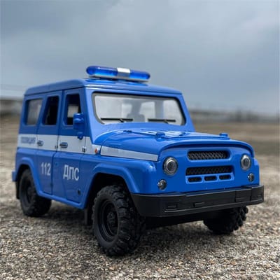 Nieuw Uaz Hunter Legering Auto Model Diecasts Metaal Politie Off-Road Voertuigen Auto Model Simulatie Geluid En Licht Kinder Speelgoed Cadeau
