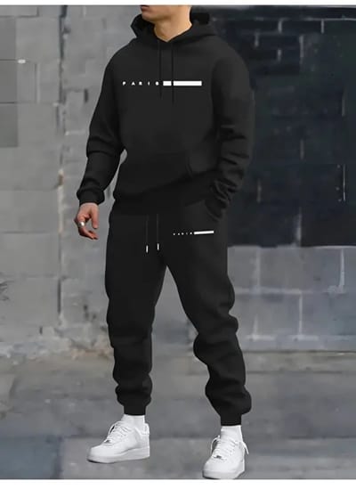 Modieuze Zwarte Paris Hoodie en Joggingbroek Set voor Comfort en Stijl in Casual Streetwear - S-M