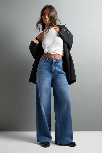 boohoo Dames De jeans met een midden taille en wijde pijpen | Washed Indigo | Maat: 16/30L