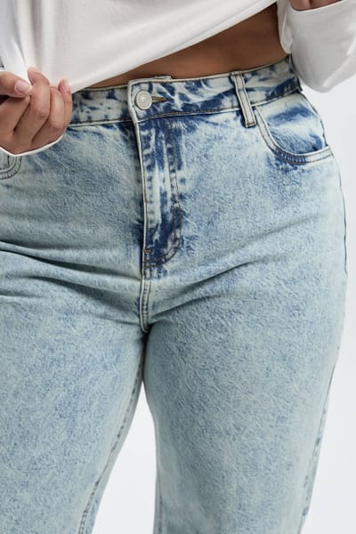boohoo Dames Plus Hoge Taille Billen Vormende Breed Been Jeans | Acid Wash Light Blue | Maat: 16