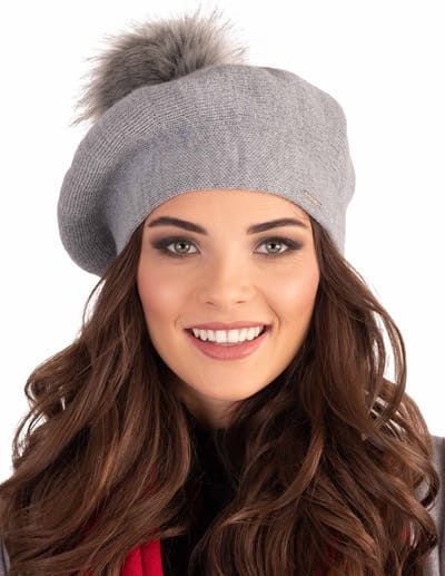 Vivisence Dames Winter Baret - Wolmix Met Kunstbont Pompon En Elastische Rand - Warme Comfortabele Pasvorm Voor Koude Dagen En Stylishe Dagelijkse Look En Licht En Makkelijk Te Combineren - Grijs