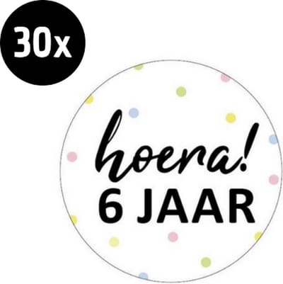 30x Sluitsticker Hoera 6 jaar! | 40 mm | Traktatiesticker Hoera | Cadeausticker | Sluitzegel | Sluitsticker | Traktatie - Verjaardag - Feest | Sticker 6e verjaardag | Kinder traktatie