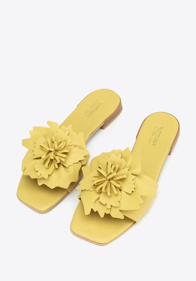 Wittchen Dames leren slippers met decoratieve gele bloemen, natuurlijk leer