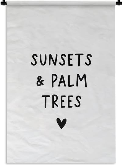Wandkleed - Wanddoek - Engelse quote "Sunset & palm trees" met een hartje op een witte achtergrond - 90x135 cm - Wandtapijt