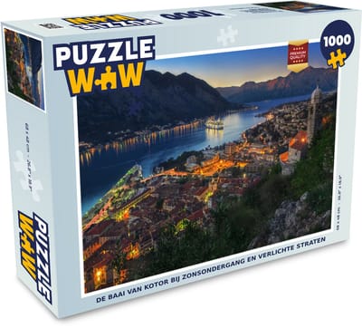 Puzzel De Baai van Kotor bij zonsondergang en verlichte straten - Legpuzzel - Puzzel 1000 stukjes volwassenen