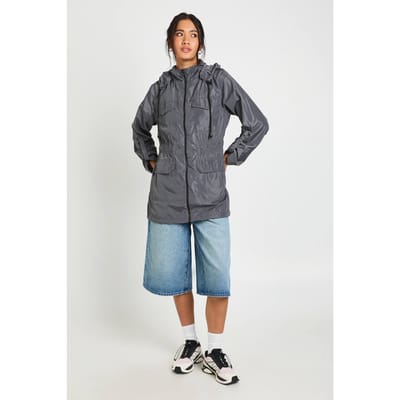 boohoo Dames Festival Regenjas Met Getailleerde Taille En Capuchon | Grijs | Maat: 40