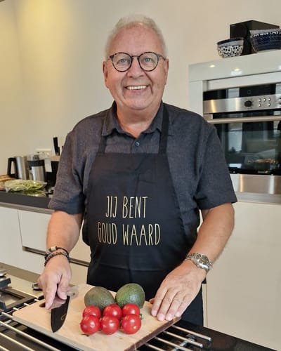 Keukenschort met grappige tekst bedrukt cadeau jij bent goud waard| katoenen Barbecueschort Keuken BBQ Schort Kookschort Kokschort | opa oma mama papa juf meester bedanken collega vriendin juffendag vaderdag moederdag verjaardag man vrouw