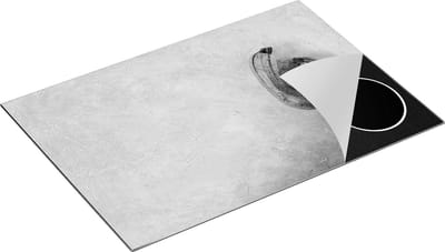 Chefcare Inductie Beschermer Twee Courgettes op Grijze Marmer - Groente - Zwart Wit - 75x50 cm - Afdekplaat Inductie - Kookplaat Beschermer - Inductie Mat