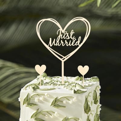 SnelShoppen - Just Married Cake Topper Houten Bruiloft Decoratie 16x23.5cm - Cake Topper voor Trouwfeest, Verloving, Bruiloft en Gebak - Houten Cake D