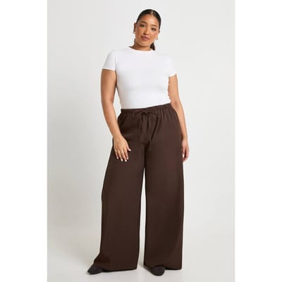 boohoo Dames Plus geweven broek met elastische tailleband, trekkoord en wijde pijpen | Chocoladebruin | Maat: 44