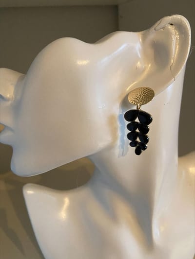 zwart/goudkleurige druppel | | Make up | Parfum | Moederdag | Verjaardagscadeau| Cadeautje| Valentijnsdag| Kado | sieraden | vaderdag | oorbellen | oorsieraden