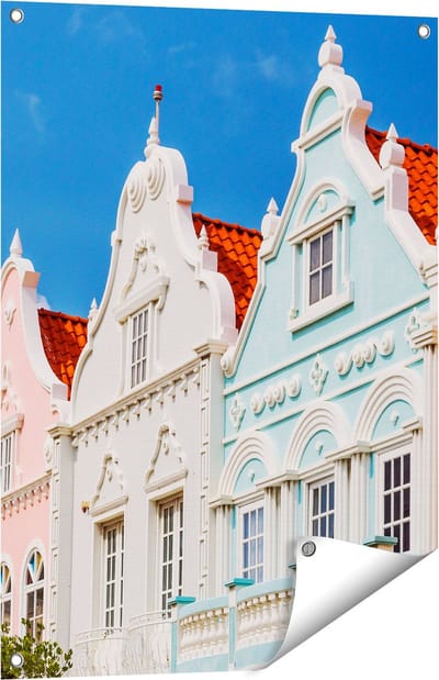 Gards Tuinposter Aruba Kleurrijke Huisjes - Nederlandse Antillen - 60x80 cm - Tuindoek - Tuindecoratie - Wanddecoratie buiten - Tuinschilderij