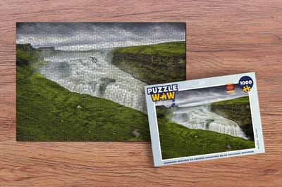 Puzzel Donkere wolken en groene omgeving bij de Gullfoss waterval - Legpuzzel - Puzzel 1000 stukjes volwassenen