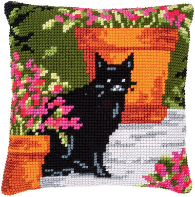 Vervaco - Kruissteekkussen kit - Poes tussen bloemen - PN-0184395 - Borduren - Borduurpakket - Borduurpakket volwassenen - Borduurpakket kind