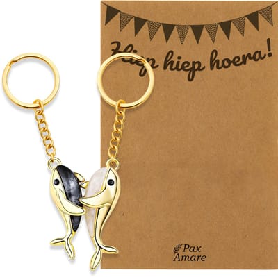 BFF Sleutelhanger voor 2 'Hiep Hiep Hoera' - Walvissen - Sleutelhanger set op Cadeau Kaartje - Goudkleurig - Verjaardags Hanger - Pax Amare