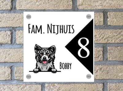 Naambordje / huisnummer voordeur Akita Strak met driehoek Wit
