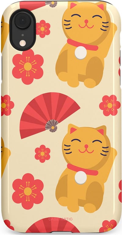 Casetastic hoesje geschikt voor Apple iPhone XR - Dubbellaagse bescherming - Japanse Poezenvreugde - Lucky Cats - Fashion Case - Crème Koraal Goud