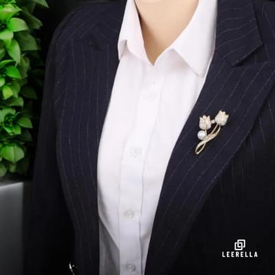 Leerella Luxueuze Tulpenbroche met Parel – Elegantie in Goudkleur Broche