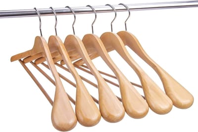 Famanu - Set van 10 houten kleerhangers met brede schouder en rubber antislipstang – Natuur